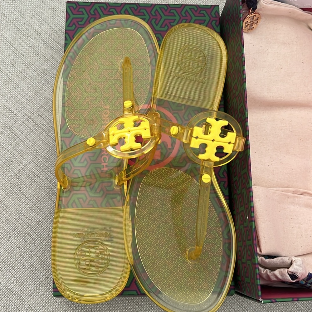 TORY BURCH Mini Miller Jelly Flip Flops Yellow size 7 - Picture 4 of 7